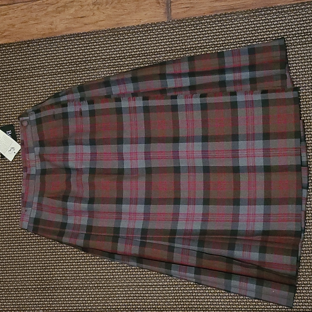 Bonda brand pleated skirt 100% Virginia wool size 10